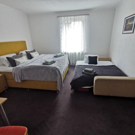 Pension Kiwi Mikulov Exteriör bild