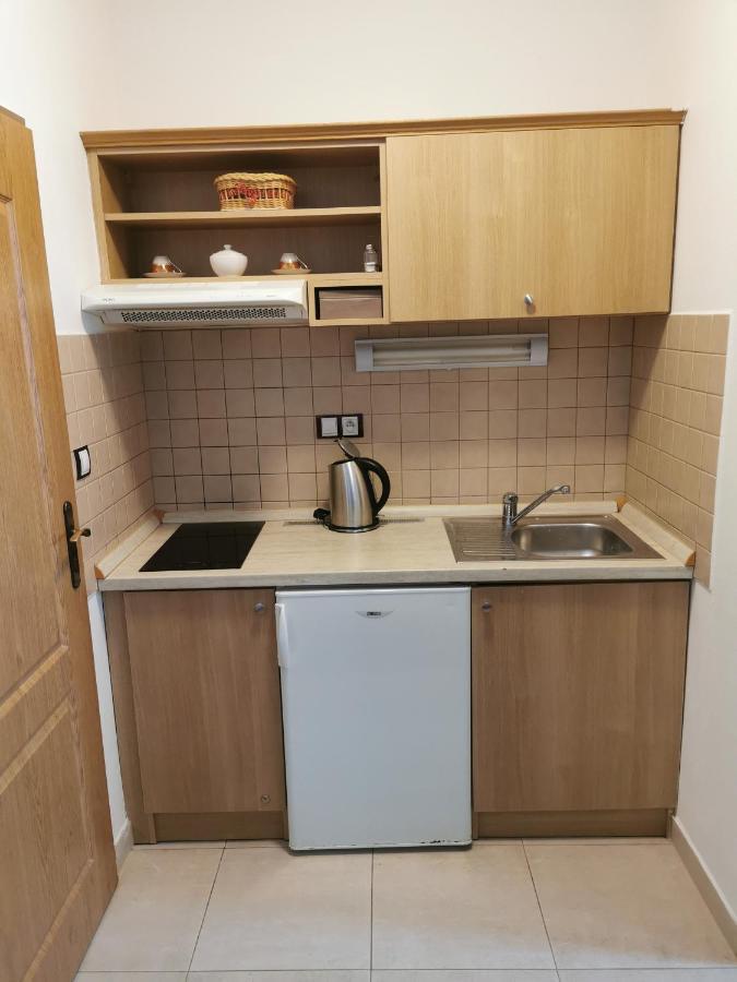 Pension Kiwi Mikulov Exteriör bild