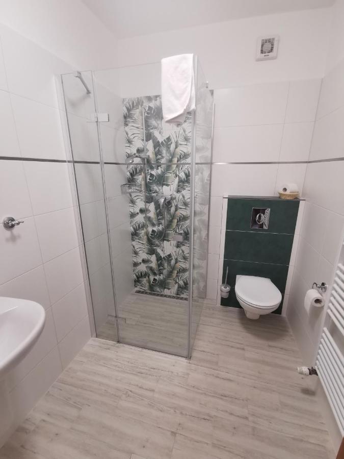 Pension Kiwi Mikulov Exteriör bild