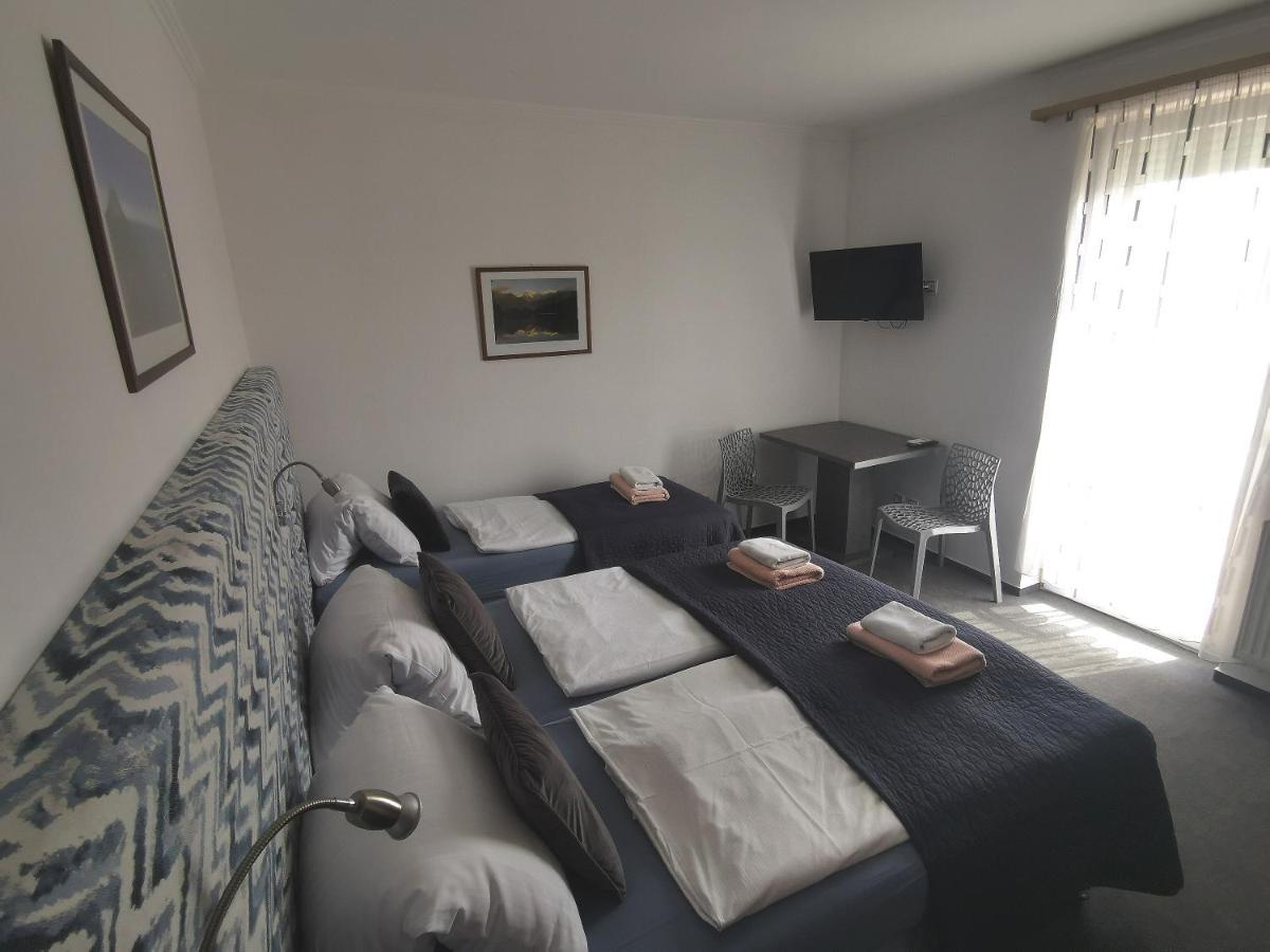 Pension Kiwi Mikulov Exteriör bild