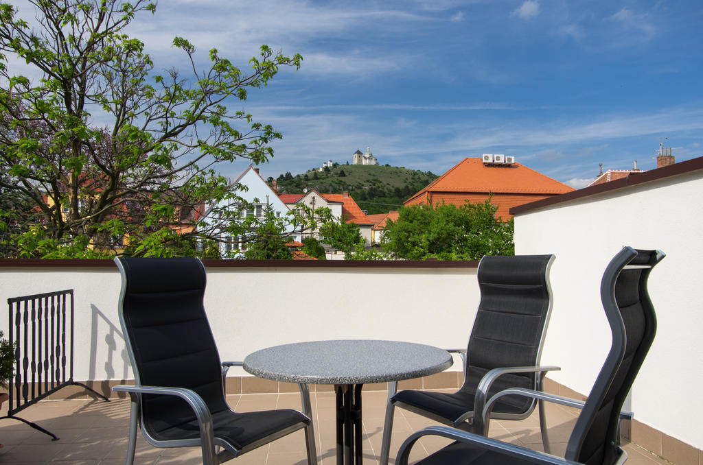 Pension Kiwi Mikulov Exteriör bild